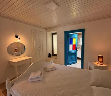 Ayvalik House | 3-BR Stylish 2-Story Greek Stone House in Cunda