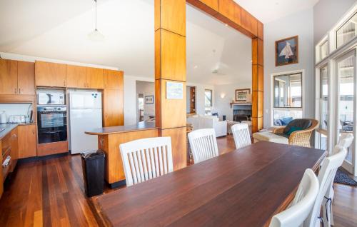 Point Lookout House | Relaxing Ocean Views at 3 Buoys with Fireplace & Family Comfort