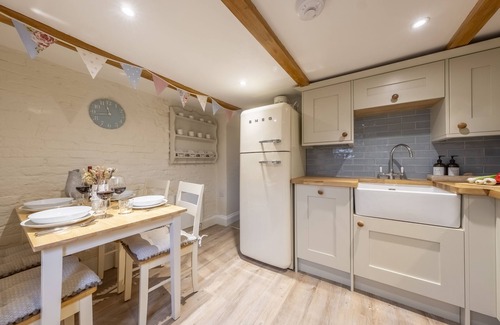 Docking Cottage | Cozy 3 Chapel Cottages: Pet-Friendly Retreat in Norfolk