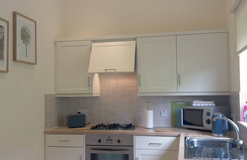 Jedburgh Cottage | Ideal Cottage with Kitchen - Perfect for Families of Four