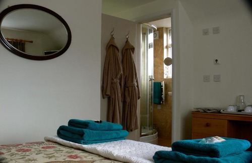 Holt Bed & Breakfast | Pet-Friendly 3 Corners B&B with a 9/10 Guest Rating