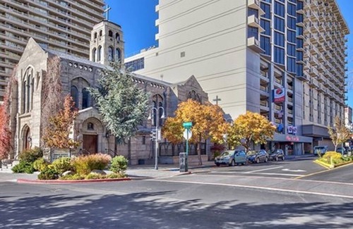 Downtown Reno Apartment | Family-Friendly Resort Studios in Reno Near Nightlife