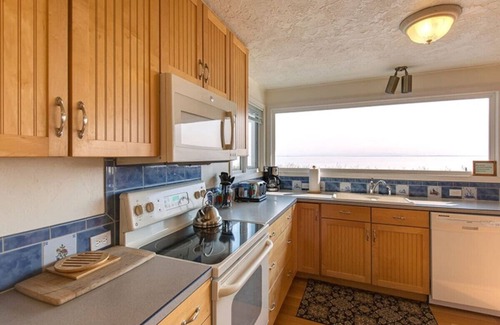 Sequim House | Idyllic 3 Crabs Beach House: Oceanfront Bliss by Dungeness Bay