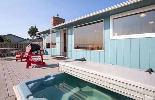 Sequim House | Idyllic 3 Crabs Beach House: Oceanfront Bliss by Dungeness Bay