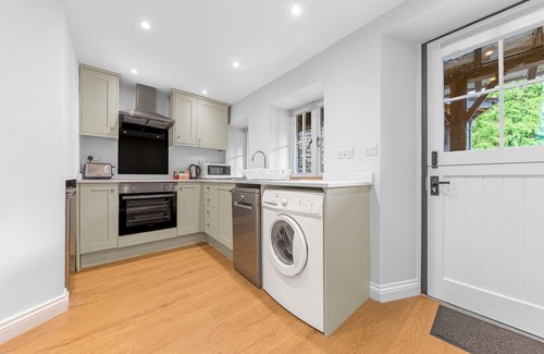 Coniston Cottage | 3 Dixon Ground | Coniston - a cottage that sleeps 6 guests in 3 bedrooms
