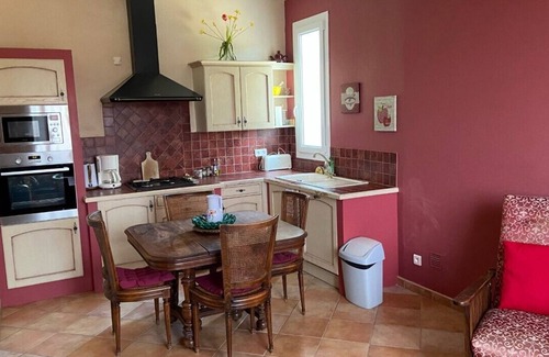 Sablet House | Idyllic Gite in Provence with Private Pool & Lake View