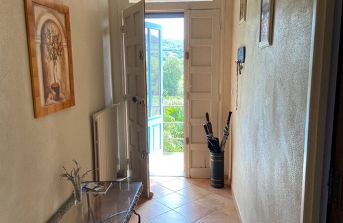 Sablet House | Idyllic Gite in Provence with Private Pool & Lake View