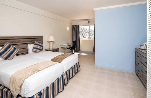 St. Lawrence Gap Hotel | Family-Friendly Units Near Carlisle Bay with Pool & Ocean View