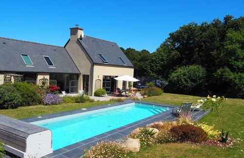Penvenan House | Beachside Retreat with Heated Pool at Port-Blanc