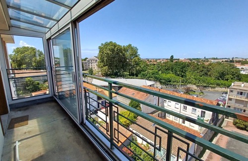 Rochefort Apartment | Cozy Bed and Breakfast for 6 with Ocean View & Pool