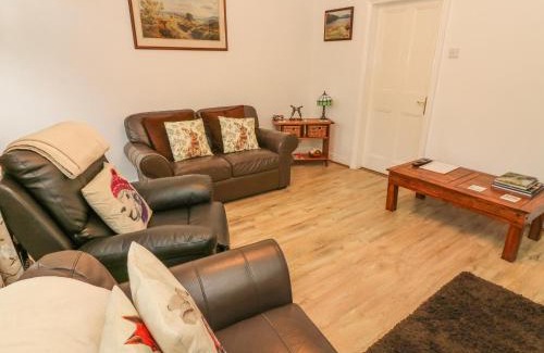 Long Preston House | Budget-Friendly Stay at 3 Guys Cottages - Pet Friendly!