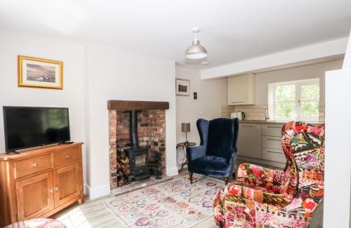 Kerridge House | Discover Elegance at 3 Higher Lane - Rated 9.2/10
