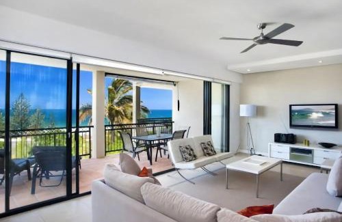Sunshine Beach Apartment | Hilltop Villas with Breathtaking White Water Views