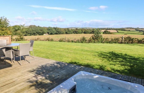 Dobwalls House | Discover 3 Horizon View: Top-Rated Family Retreat in Liskeard