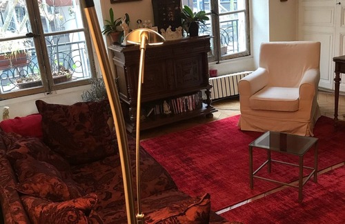 Saint-Victor Bed & Breakfast | Independent Rooms in the Heart of Paris for Family Stays