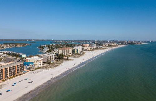 Madeira Beach House | Discover Island Paradise Cottages - Family-Friendly Retreat