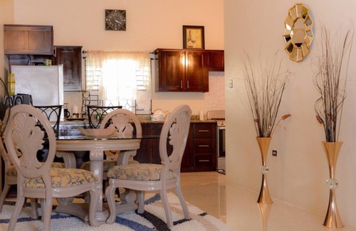 Mammee Bay House | 3 King Beds Drax Hall~Pool~Gym~Gated~Full Air Con