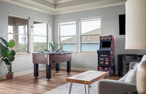 Travis Landing House | Ideal 3 Kings Retreat with Game Room & BBQ Near Marina