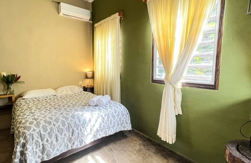 Puerto Morelos Hotel | Relaxing Retreat at La Guarida Pantera - Deluxe Queen Suite