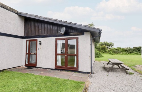 Newton Stewart Cottage | Cozy 3 Laigh Isle with Family-Friendly Amenities