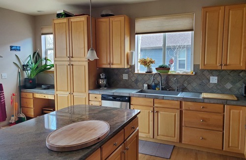 Lyons House | Inviting 3-Level House with Ocean Views and Pool Access