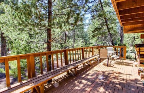 Overlook Park House | Discover 3 Lofty Lane: Pet-Friendly Retreat with Pool