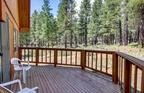 Overlook Park House | Discover 3 Lofty Lane: Pet-Friendly Retreat with Pool