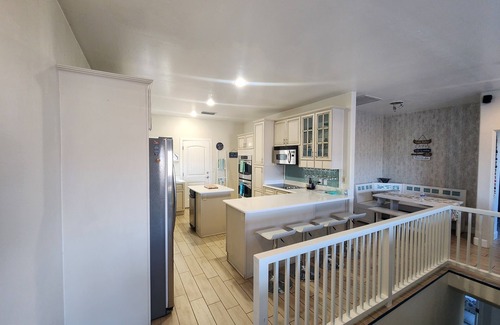 Greenehaven House | Elegant Master Suites with Lake Powell Views and Pool Access