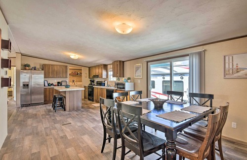 Port O Connor House | Charming Port O'Connor Home with Ocean View - Steps to Beach!