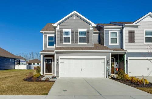 Ocean View House | Ocean View Townhome with Pool - 10/10 Guest Rated!