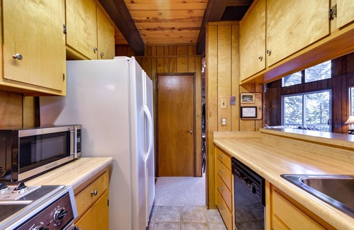 Arnold Cabin | Charming Arnold Cabin Near Big Trees State Park
