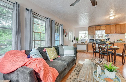 Bacliff Apartment | Relaxing Bacliff Apartment with Hot Tub Near the Boardwalk