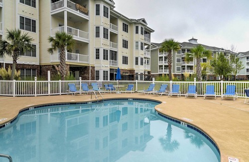 Central Myrtle Beach Apartment | Relaxing Myrtle Beach Condo with Resort Pool & Porch