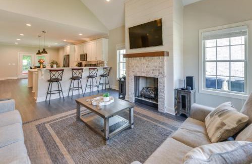 Auburn - Opelika House | 3 Mi to Campus Auburn Home with Deck and Fire Pit