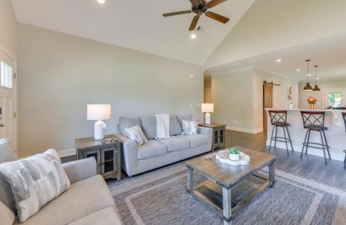 Auburn - Opelika House | 3 Mi to Campus Auburn Home with Deck and Fire Pit