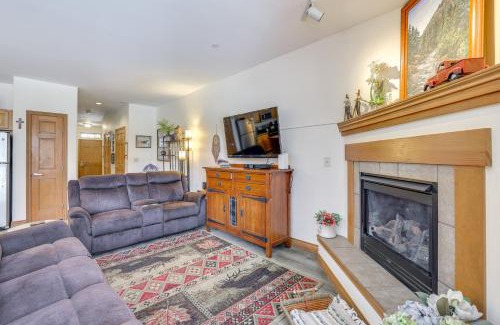 Willow Grove Apartment | Modern Silverthorne Condo with Hot Tub & River Access