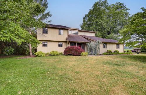Eden House | Cozy Lancaster Retreat with Pool, Pet-Friendly and Child-Safe
