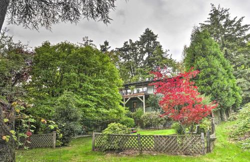 Lair Hill Apartment | Inviting Portland Flat with Fire Pit - Ideal for Families!