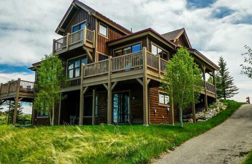 Grand Elk Ranch House | Ideal Family Home on Golf Course Near Granby Ranch!