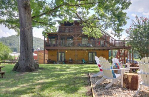 Townsend Apartment | Riverfront Townsend Apartment: Spa Retreat Near Pigeon Forge