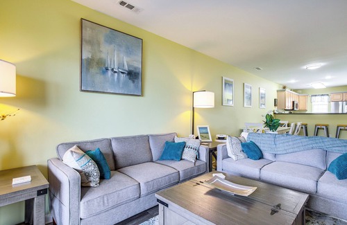 Lewes Apartment | Modern Lewes Condo Steps from Beaches & Shopping!