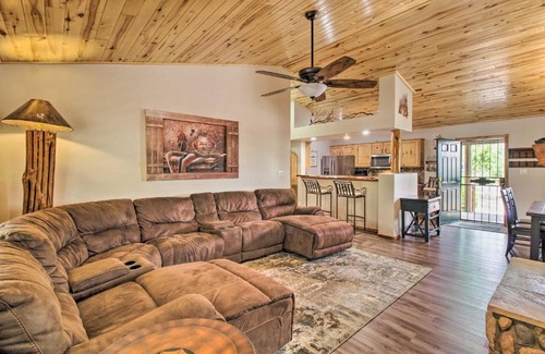 Heber House | Inviting Woodsy Overgaard Retreat - Family-Friendly Getaway!