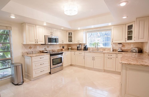 Boca Raton House | Family-Friendly Retreat Near Beach with Heated Pool & Free WIFI