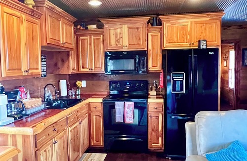 Lynchburg Cabin | Perfect Getaway: 3 Miles to Jack Daniels Distillery