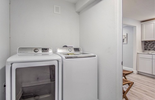 Mishawaka House | Convenient Stay Just 3 Miles from Notre Dame