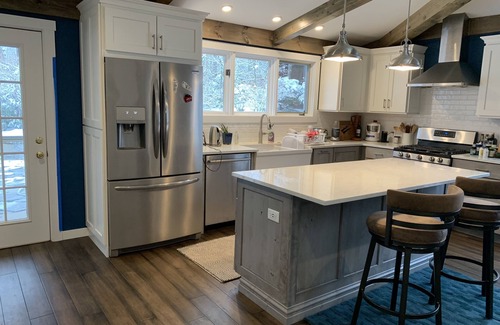 Linville Falls House | Discover Linville Falls: Cozy 3-Bedroom Retreat with Breakfast