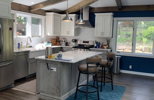 Linville Falls House | Discover Linville Falls: Cozy 3-Bedroom Retreat with Breakfast