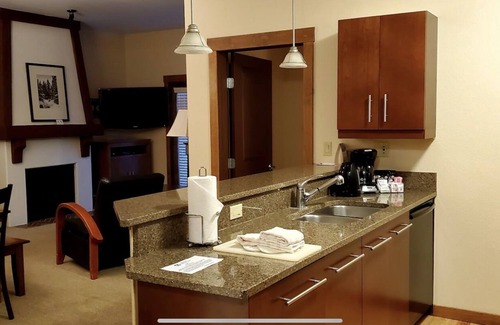 Copper Mountain Village Condo | Convenient 2 Bed Ski Retreat with Hot Tub & Heated Parking