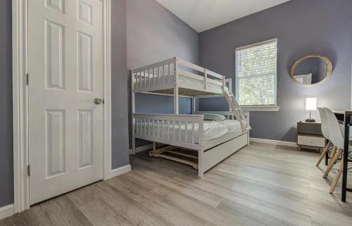 Brazos House | Prime Location: 3 Mins to Magnolia, Baylor & Downtown Waco