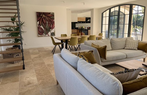 Maussane House | Relaxing Retreat: Mas St Olive with Pool, Steps from Shops